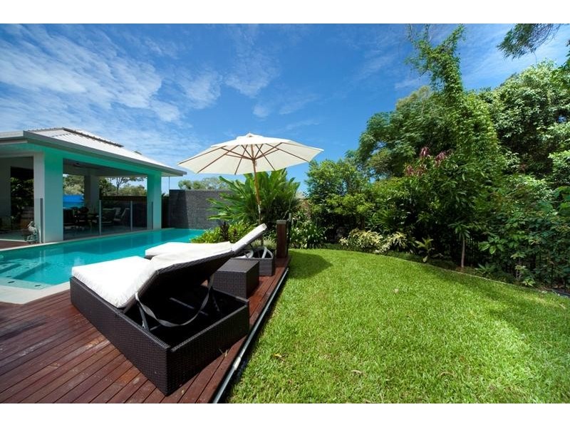 21 Muller Street, Palm Cove QLD 4879