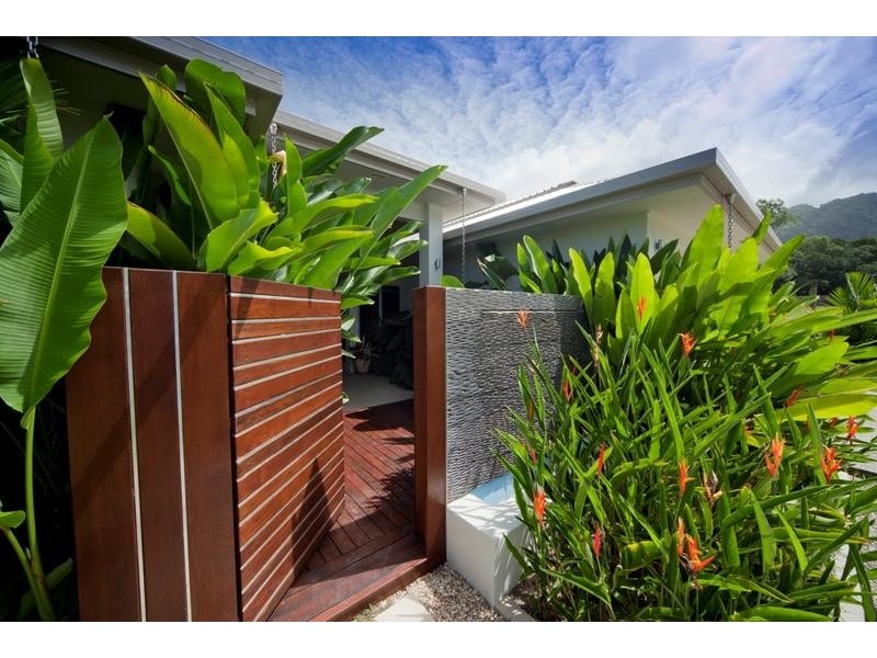 21 Muller Street, Palm Cove QLD 4879