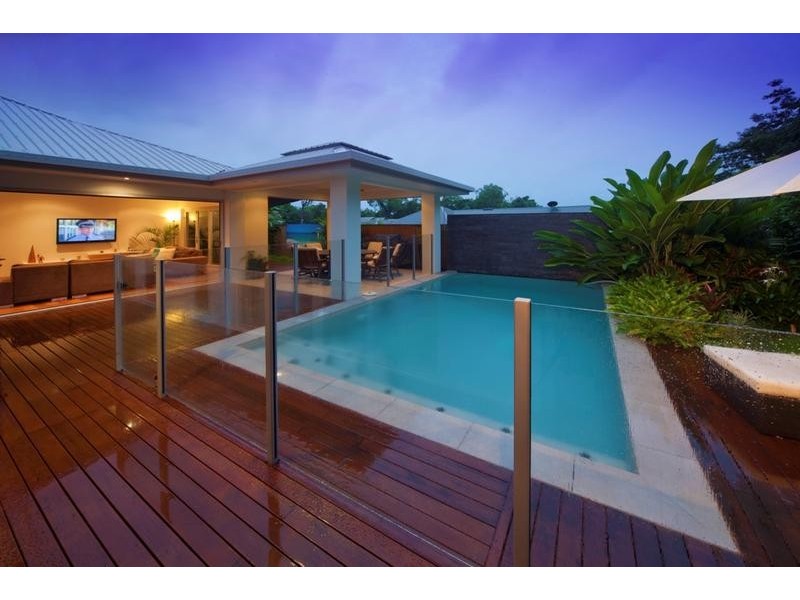 21 Muller Street, Palm Cove QLD 4879