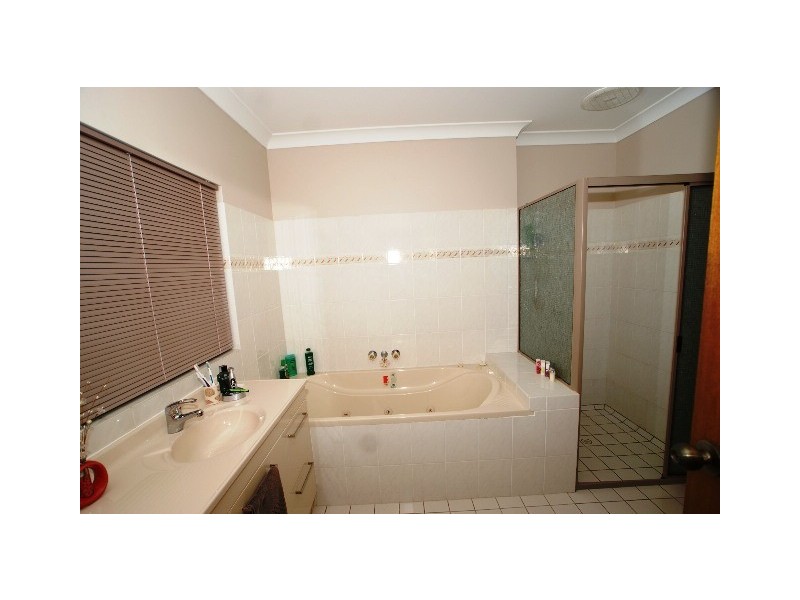 5 Ellwood Close, Kewarra Beach QLD 4879
