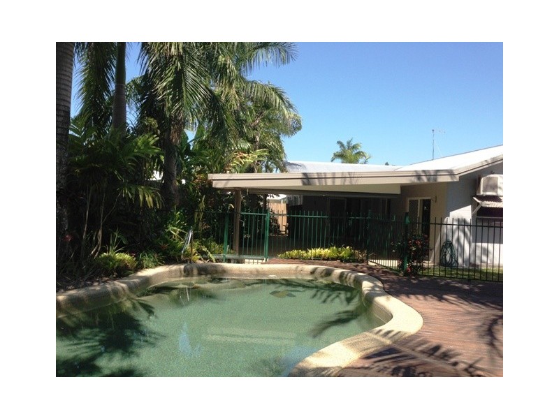 5 Ellwood Close, Kewarra Beach QLD 4879