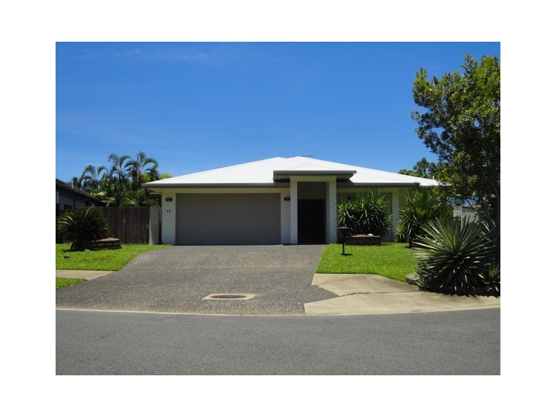 25 Palmetto Street, Palm Cove QLD 4879