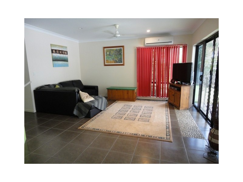 25 Palmetto Street, Palm Cove QLD 4879