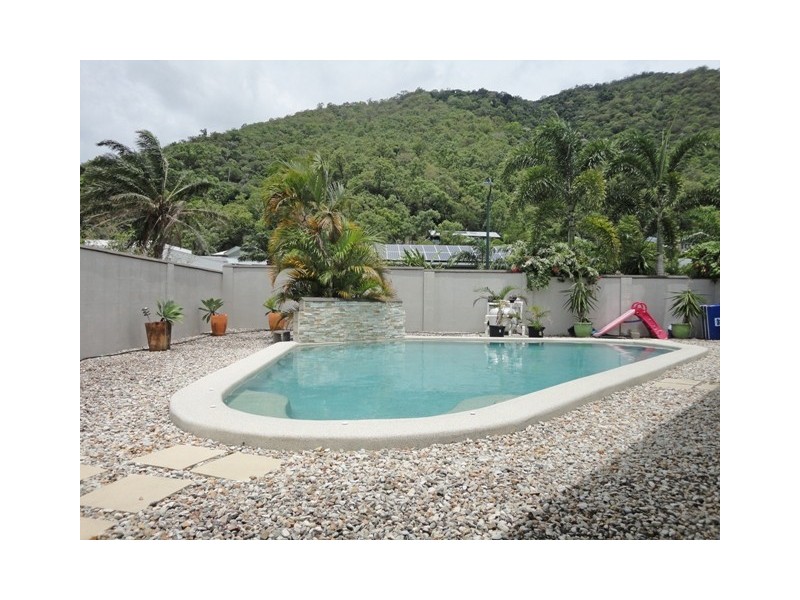 25 Palmetto Street, Palm Cove QLD 4879