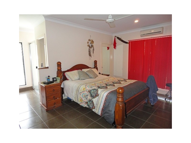 25 Palmetto Street, Palm Cove QLD 4879