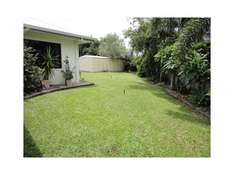 25 Palmetto Street, Palm Cove QLD 4879