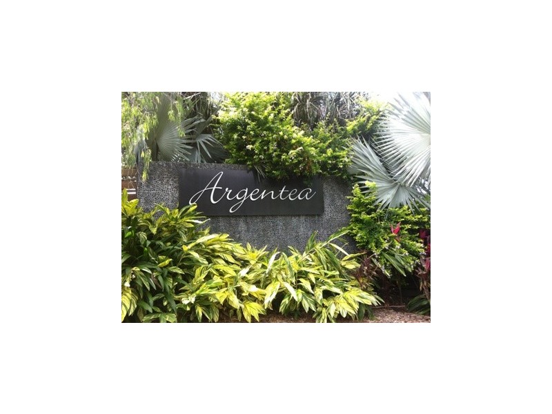 20 Muller Street, Palm Cove QLD 4879