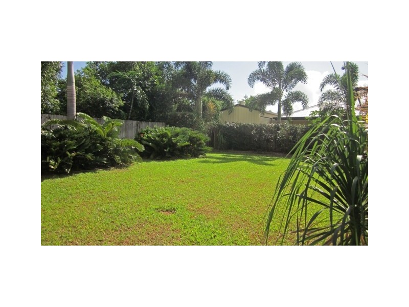 3 Chystanthus Street, Trinity Park QLD 4879