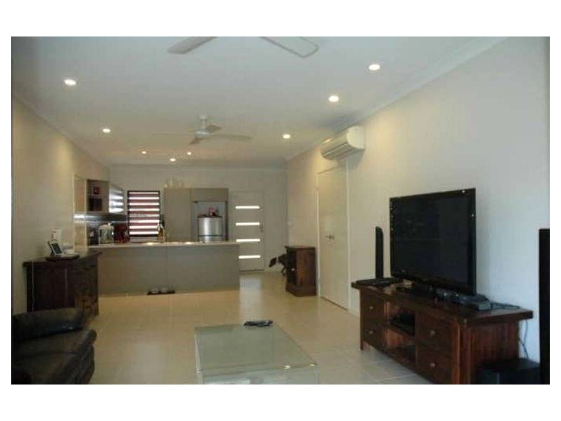 102 Roberts Drive, Trinity Beach QLD 4879