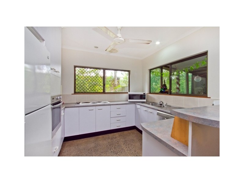 1 Kerryanne Close, Smithfield QLD 4878