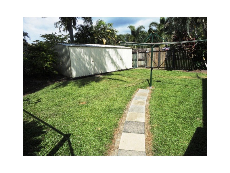2 Squeaky Close, Kewarra Beach QLD 4879