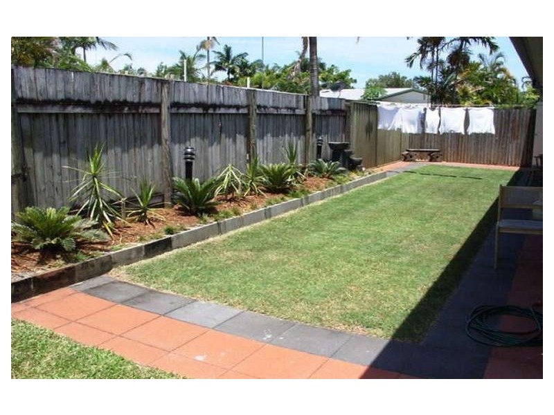 1/14 Almond Street, Holloways Beach QLD 4878