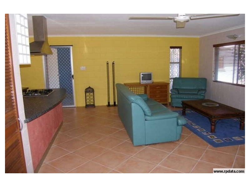 1/14 Almond Street, Holloways Beach QLD 4878