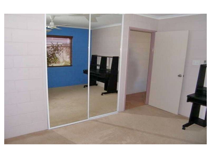 1/14 Almond Street, Holloways Beach QLD 4878