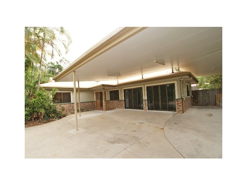 9 Nimba Close, Smithfield QLD 4878