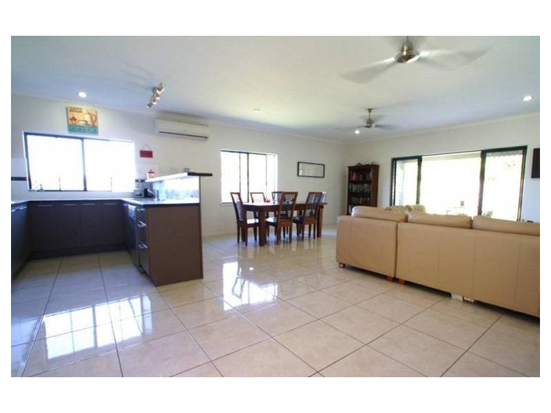 16 Hideaway Close, Palm Cove QLD 4879