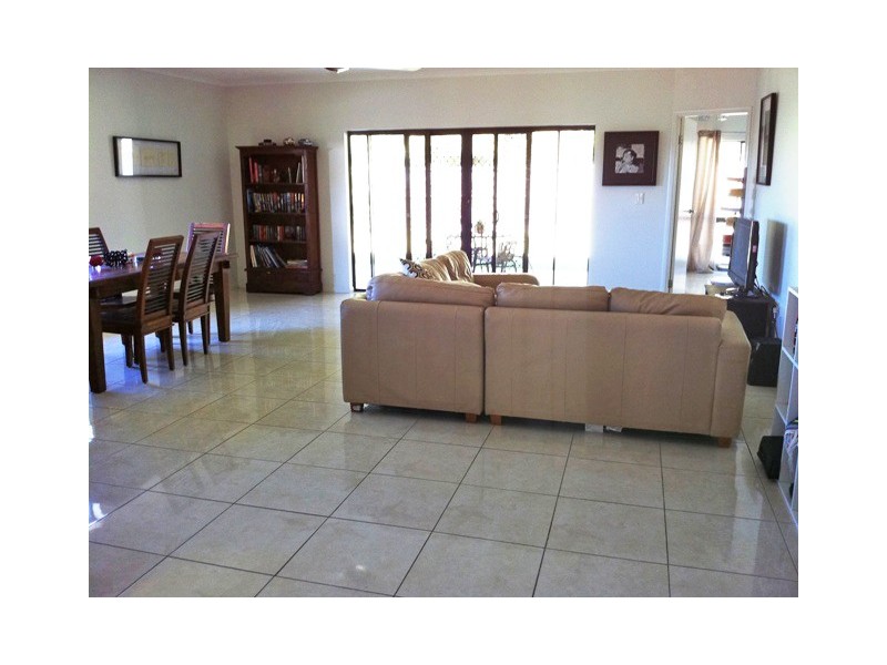 16 Hideaway Close, Palm Cove QLD 4879