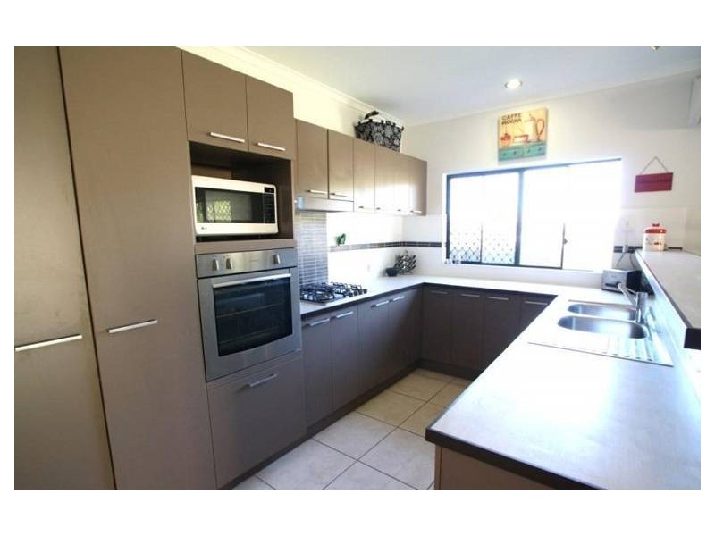 16 Hideaway Close, Palm Cove QLD 4879