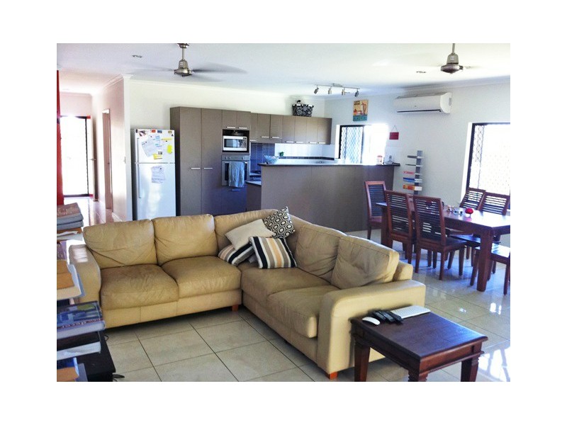 16 Hideaway Close, Palm Cove QLD 4879