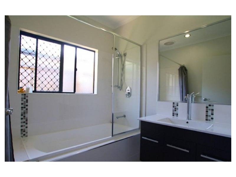 16 Hideaway Close, Palm Cove QLD 4879