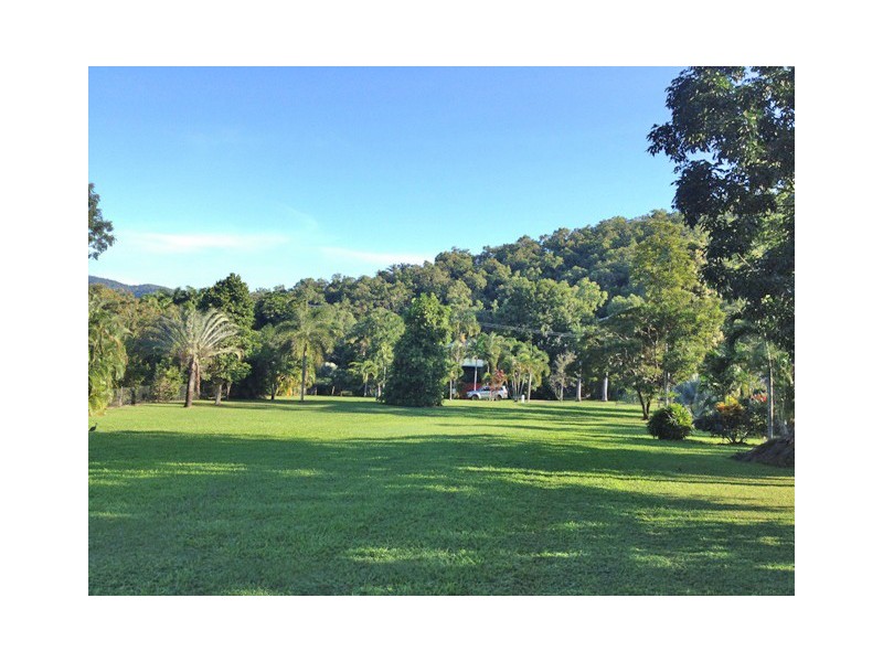 10-12 Lark Close, Clifton Beach QLD 4879