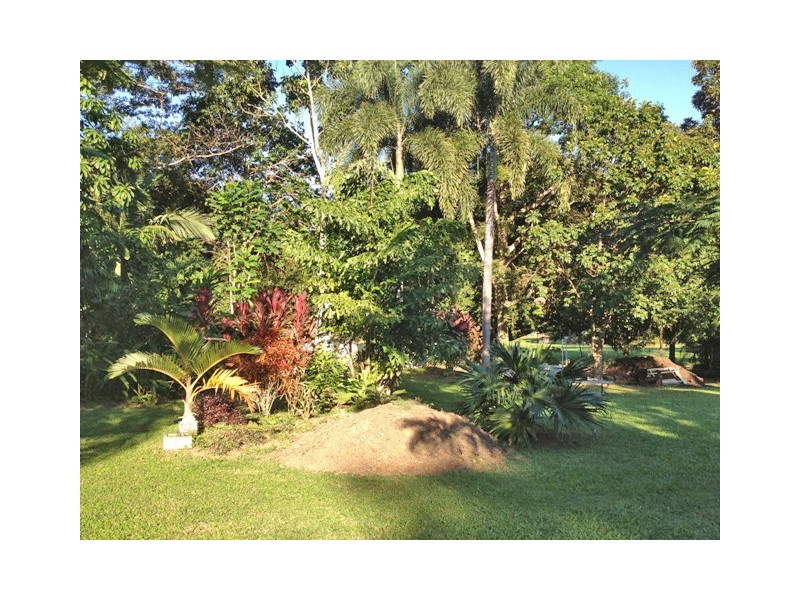 10-12 Lark Close, Clifton Beach QLD 4879
