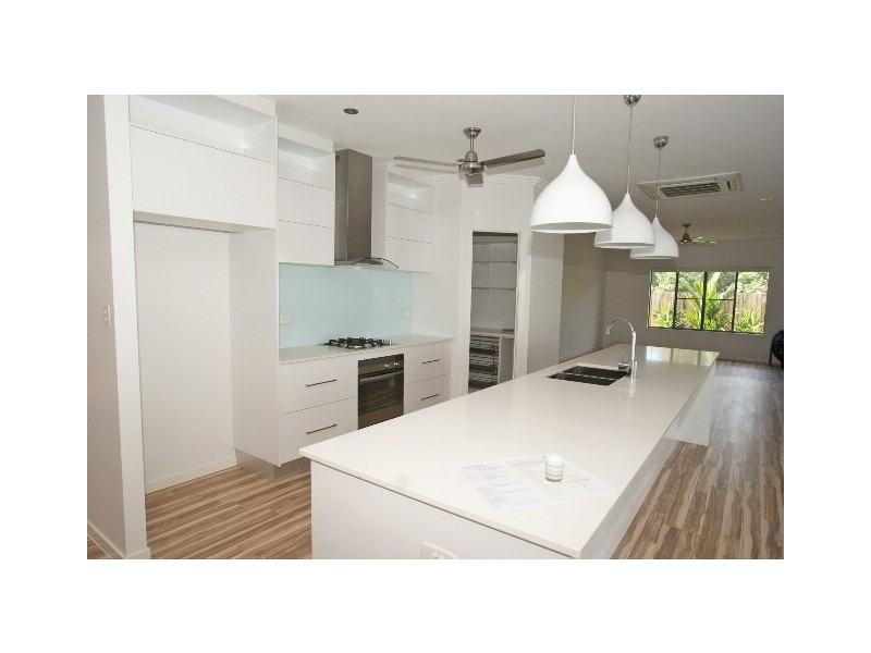 5 Billingai Close, Palm Cove QLD 4879