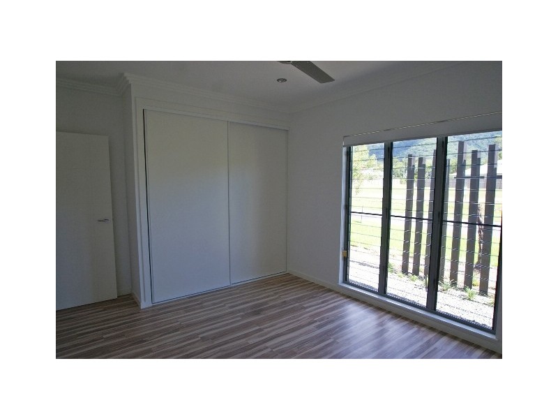 5 Billingai Close, Palm Cove QLD 4879