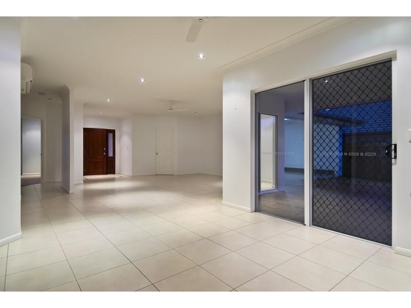 26 Hideaway Close, Palm Cove QLD 4879