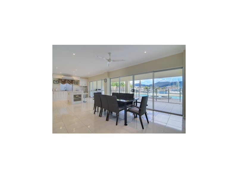 15 Riverside Parade, Trinity Park QLD 4879