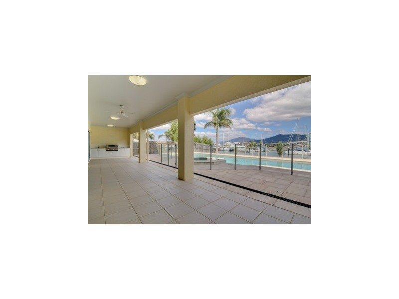 15 Riverside Parade, Trinity Park QLD 4879