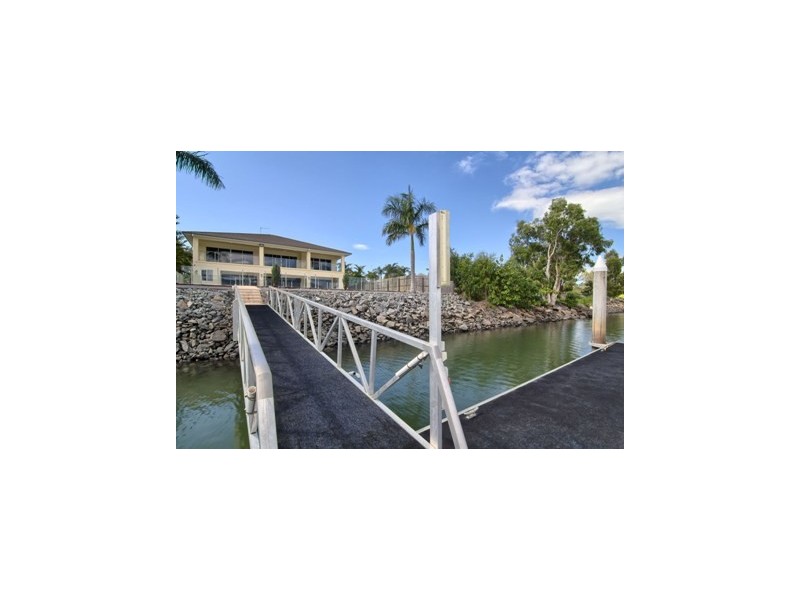 15 Riverside Parade, Trinity Park QLD 4879