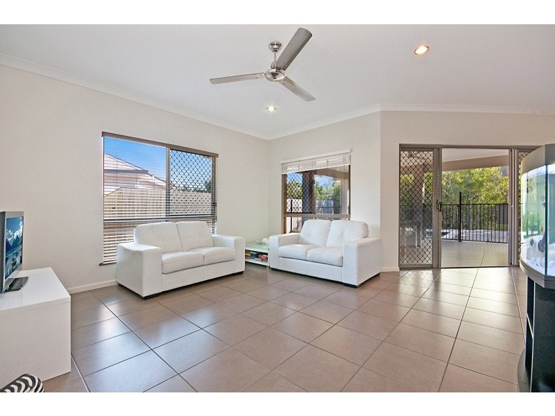 5 Icefire Quay, Trinity Park QLD 4879