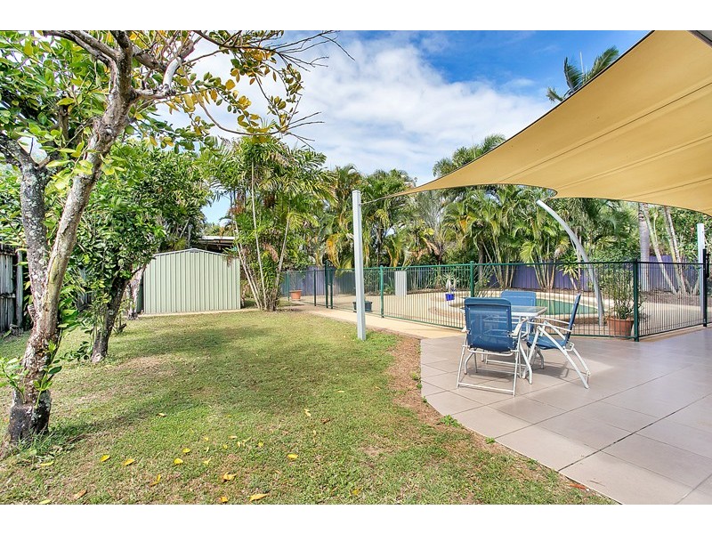 7 Carolyn Close, Yorkeys Knob QLD 4878