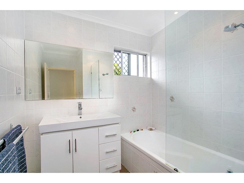 7 Carolyn Close, Yorkeys Knob QLD 4878