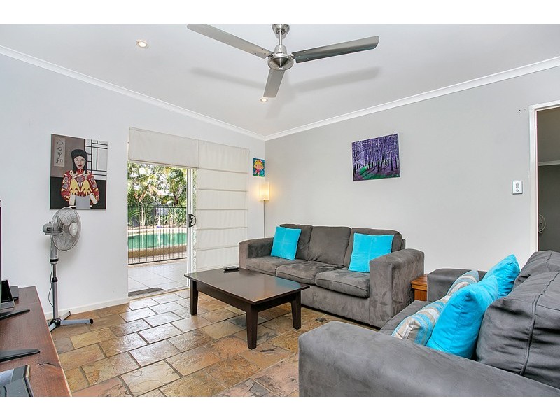 7 Carolyn Close, Yorkeys Knob QLD 4878