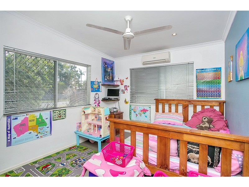 7 Carolyn Close, Yorkeys Knob QLD 4878