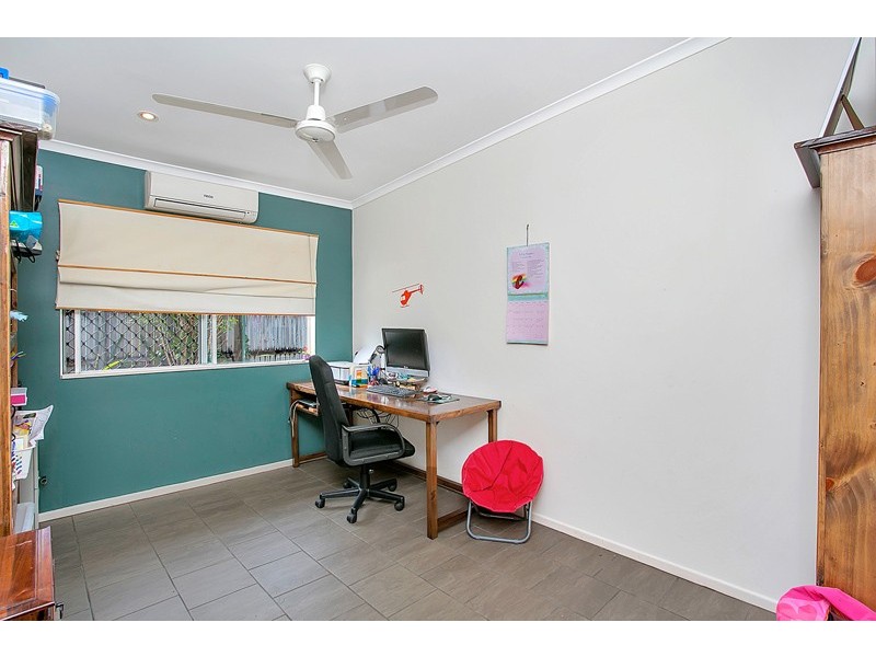 7 Carolyn Close, Yorkeys Knob QLD 4878