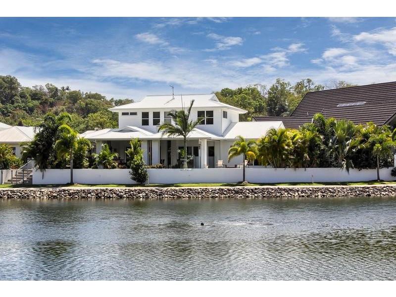 10 Lagoon Drive, Trinity Beach QLD 4879