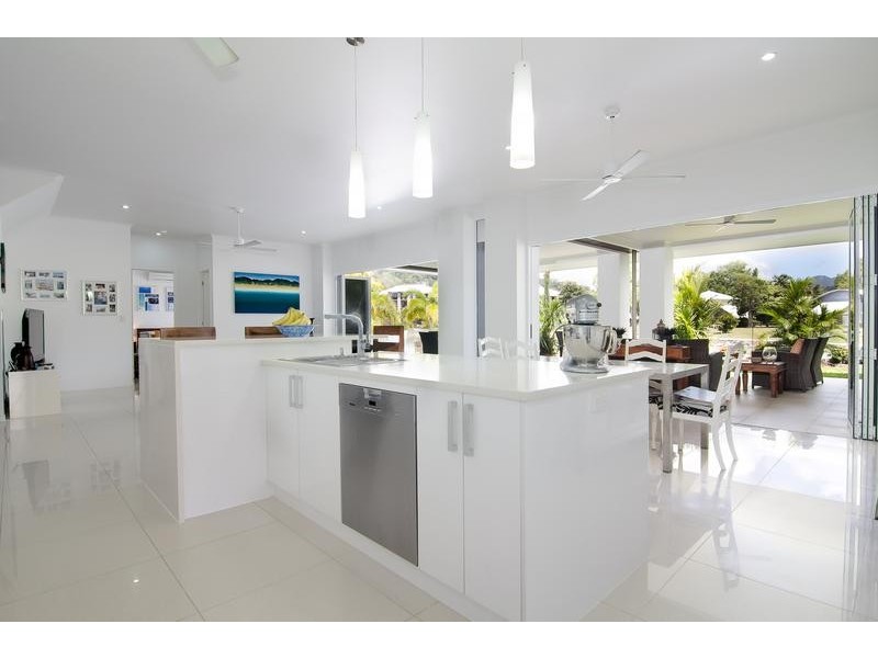10 Lagoon Drive, Trinity Beach QLD 4879