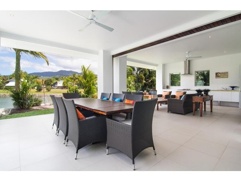 10 Lagoon Drive, Trinity Beach QLD 4879