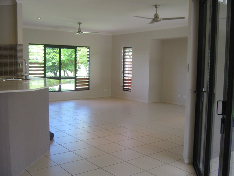 8 Marmion Close, Kewarra Beach QLD 4879