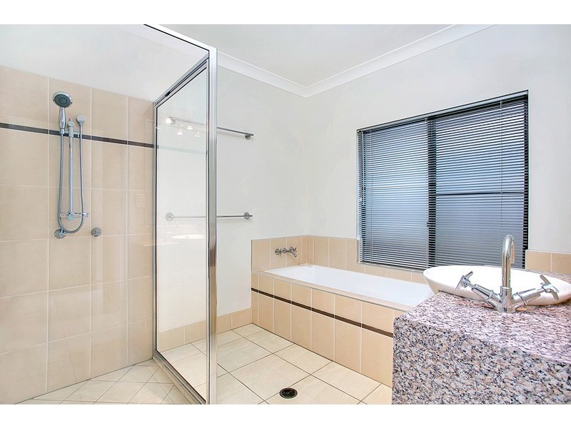 20 Palmetto Street, Palm Cove QLD 4879
