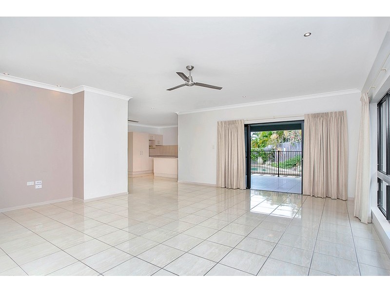 20 Palmetto Street, Palm Cove QLD 4879