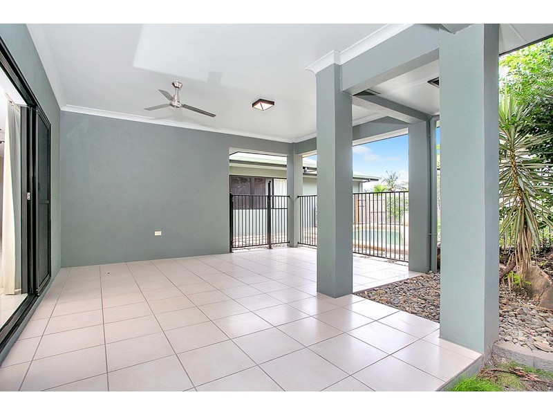 20 Palmetto Street, Palm Cove QLD 4879