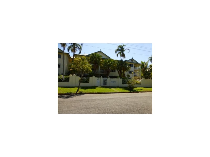 8/100 Moore Street, Trinity Beach QLD 4879