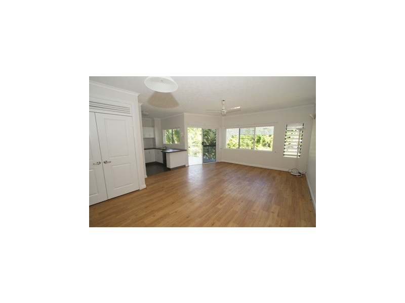 8/100 Moore Street, Trinity Beach QLD 4879