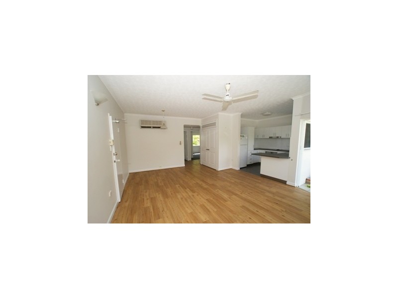 8/100 Moore Street, Trinity Beach QLD 4879