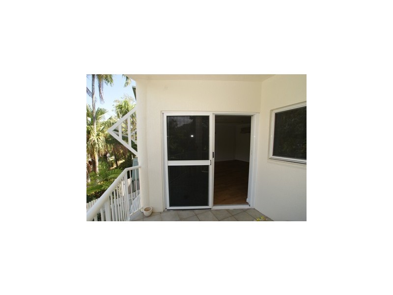 8/100 Moore Street, Trinity Beach QLD 4879