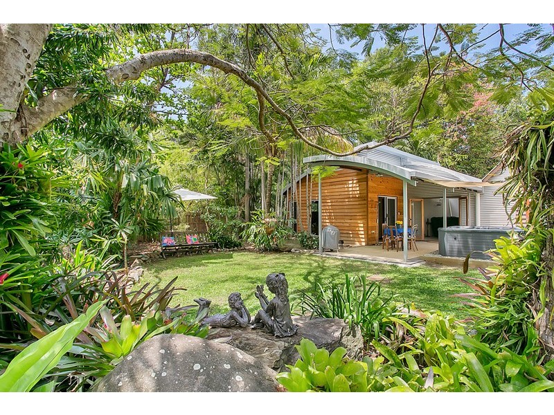 10 Strombus Ave, Trinity Beach QLD 4879